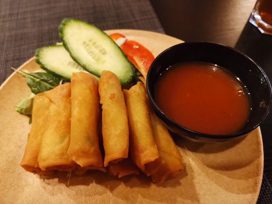 16 · Vietnamese Spring Rolls (3 pcs)